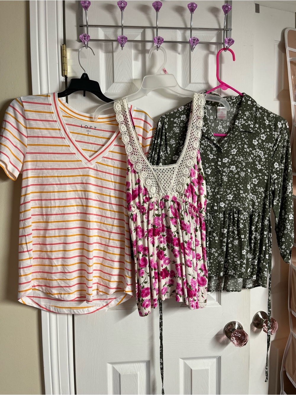 Mixed lot of women’s tops
